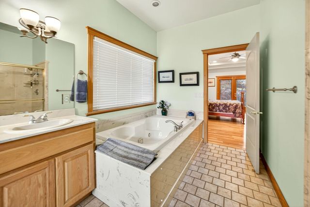 220 Pine Lake Drive, Eagle Point, OR 97524