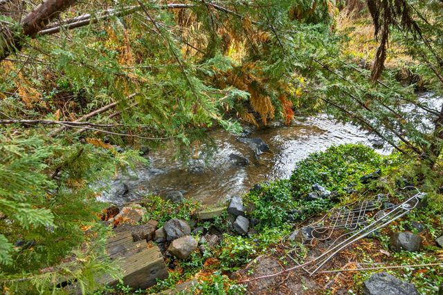 220 Pine Lake Drive, Eagle Point, OR 97524