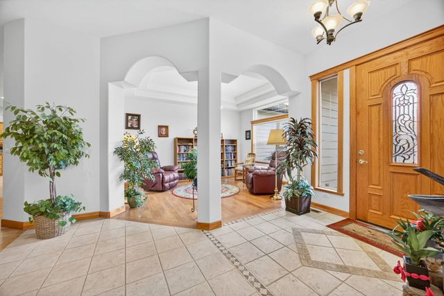 220 Pine Lake Drive, Eagle Point, OR 97524