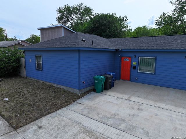 2902 S Laredo St, San Antonio, TX 78207