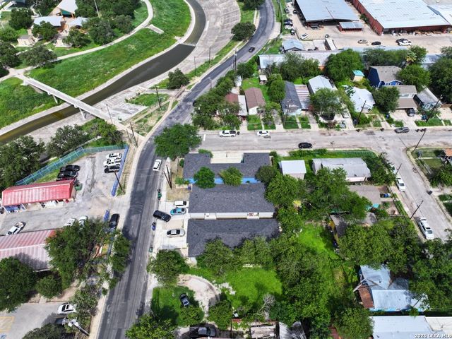 2902 S Laredo St, San Antonio, TX 78207