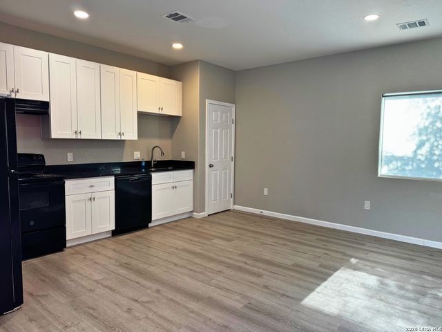 2902 S Laredo St, San Antonio, TX 78207