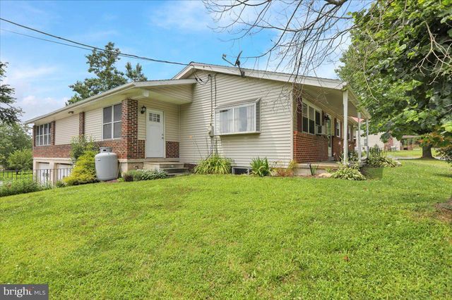 122 ROCK RD, Pine Grove, PA 17963