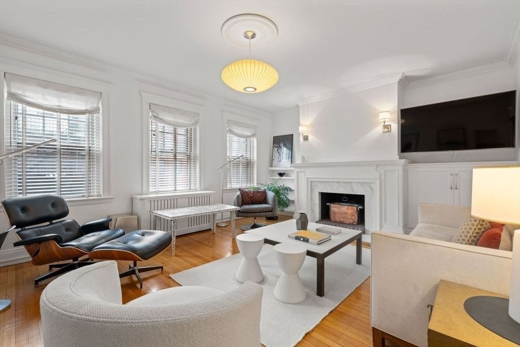 250 Commonwealth Ave 11, Boston, MA 02116