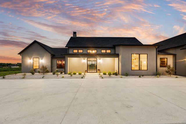 7256 Tom Trails, Krum, TX 76249