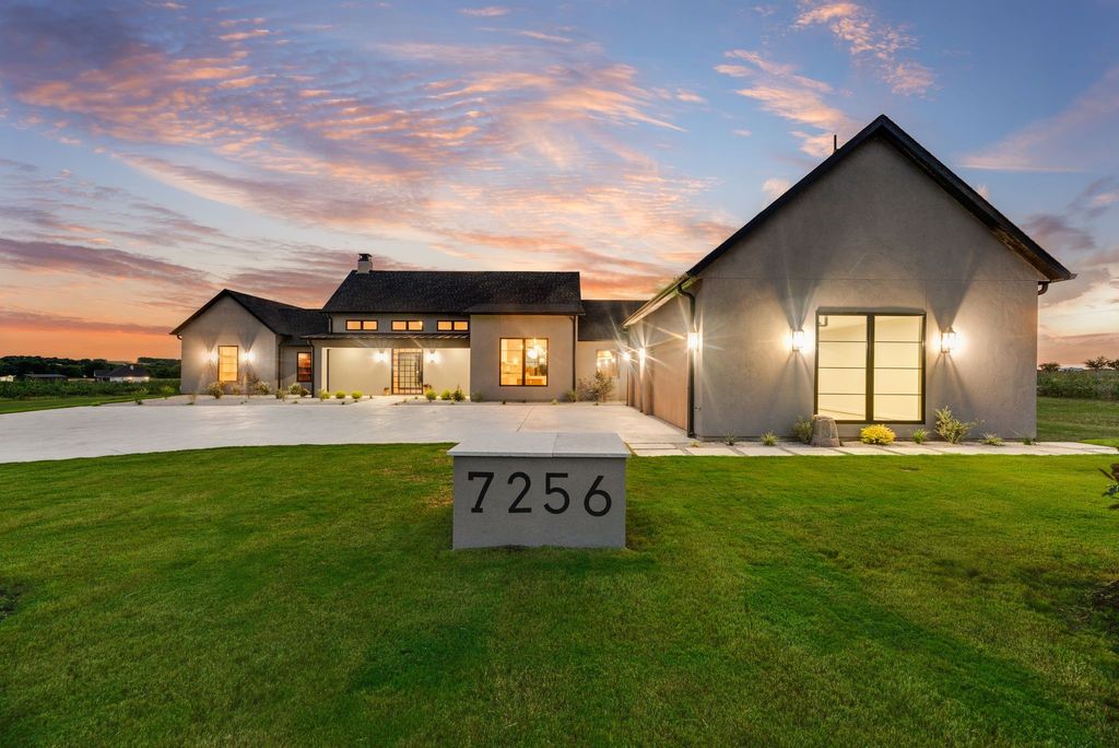 7256 Tom Trails, Krum, TX 76249
