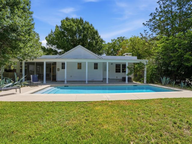 1429 El Campo Drive, Dallas, TX 75218