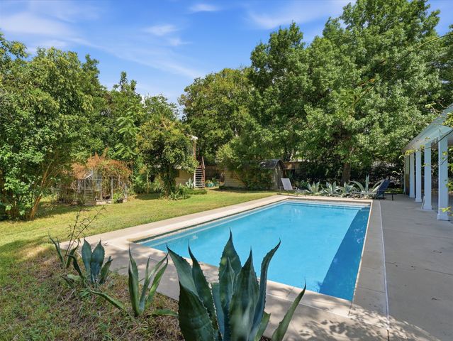 1429 El Campo Drive, Dallas, TX 75218