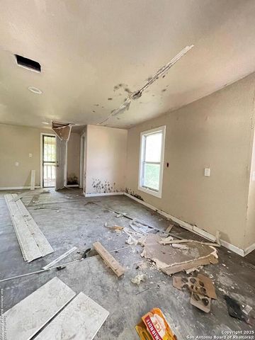 726 Price, San Antonio, TX 78211