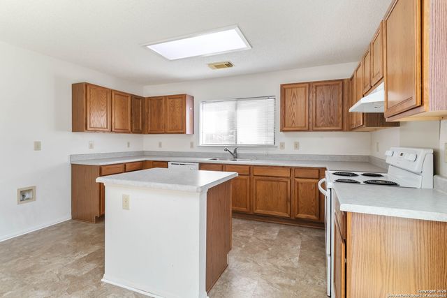 17603 Krugerrand, San Antonio, TX 78232