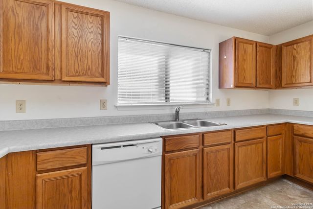 17603 Krugerrand, San Antonio, TX 78232