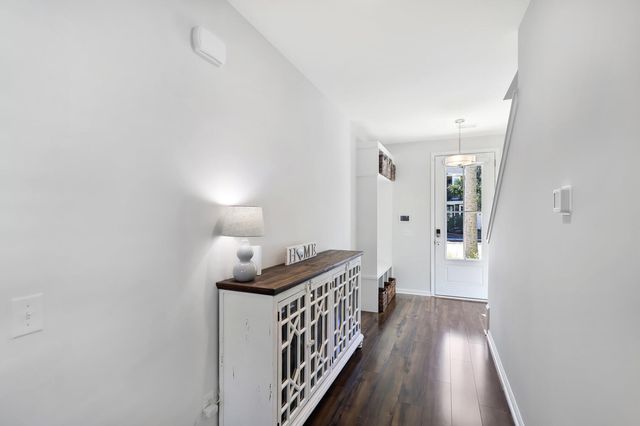 1048 Sago Palm Court, Mount Pleasant, SC 29429