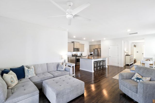 1048 Sago Palm Court, Mount Pleasant, SC 29429