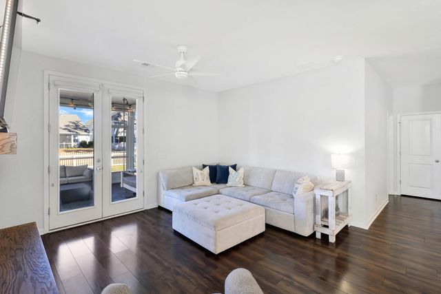 1048 Sago Palm Court, Mount Pleasant, SC 29429