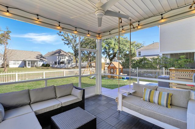 1048 Sago Palm Court, Mount Pleasant, SC 29429