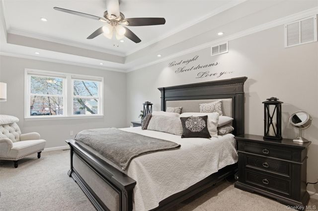 187 Natures Lane, Miller Place, NY 11764