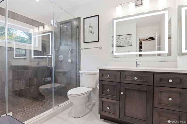 187 Natures Lane, Miller Place, NY 11764