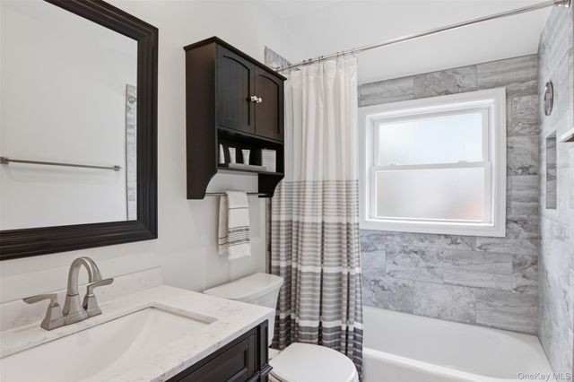 187 Natures Lane, Miller Place, NY 11764