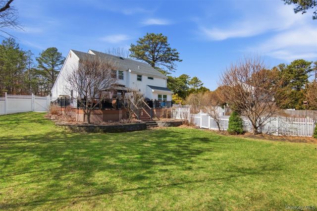 187 Natures Lane, Miller Place, NY 11764