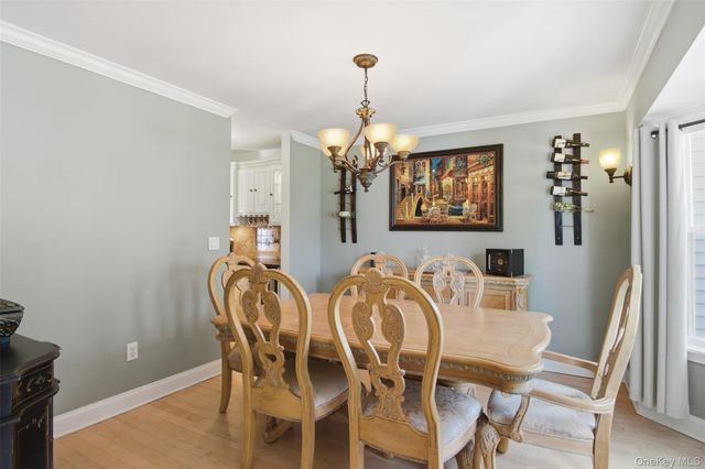 187 Natures Lane, Miller Place, NY 11764