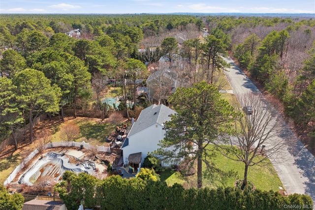 187 Natures Lane, Miller Place, NY 11764