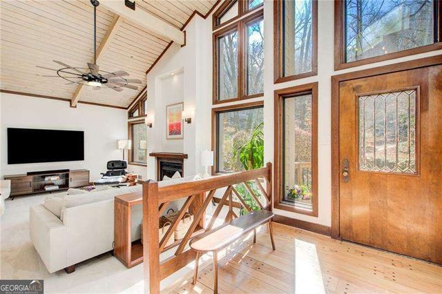 6350 River Chase Circle, Atlanta, GA 30328