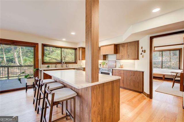 6350 River Chase Circle, Atlanta, GA 30328