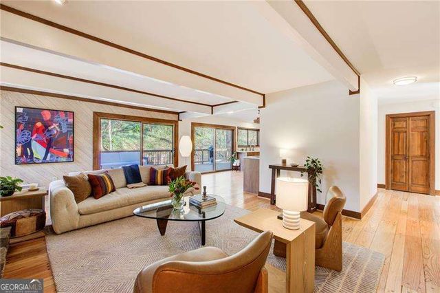 6350 River Chase Circle, Atlanta, GA 30328