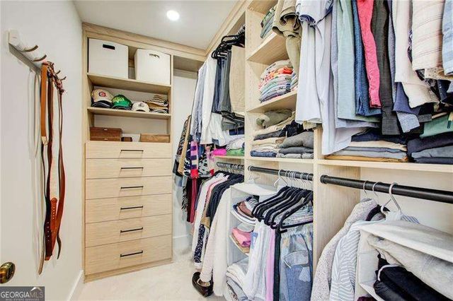 6350 River Chase Circle, Atlanta, GA 30328