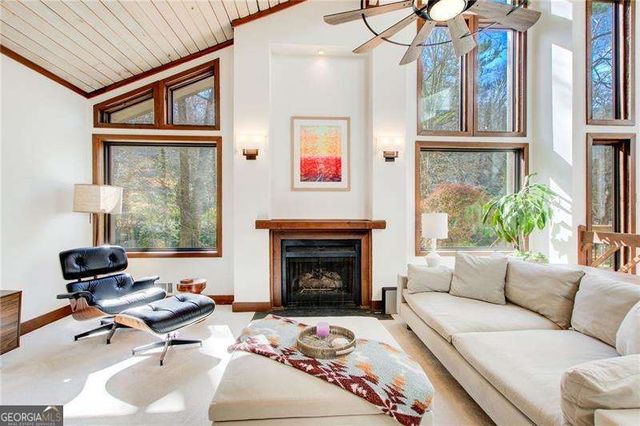 6350 River Chase Circle, Atlanta, GA 30328