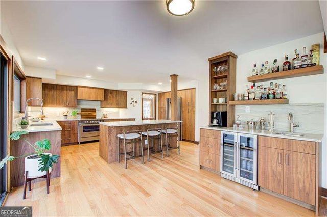 6350 River Chase Circle, Atlanta, GA 30328