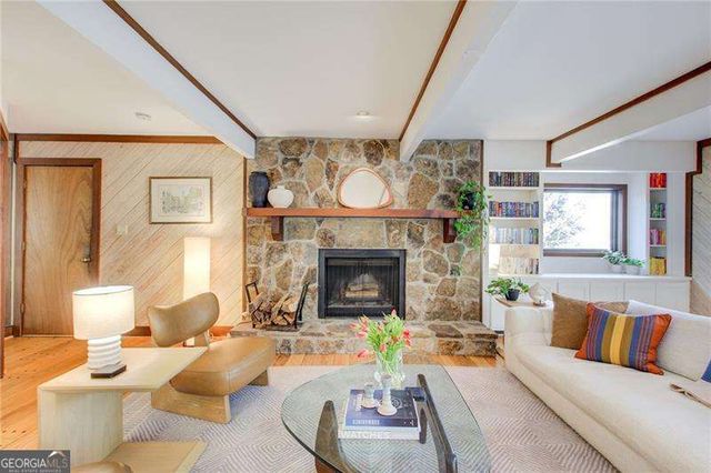 6350 River Chase Circle, Atlanta, GA 30328