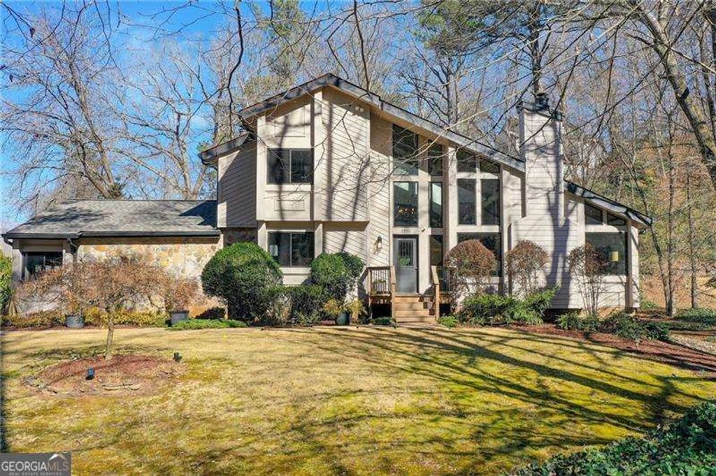 6350 River Chase Circle, Atlanta, GA 30328