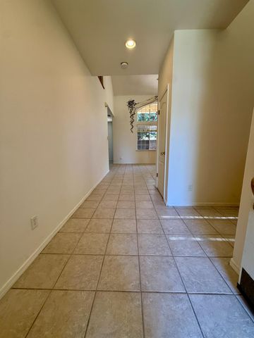 1940 Lawrence Avenue, Clovis, CA 93611