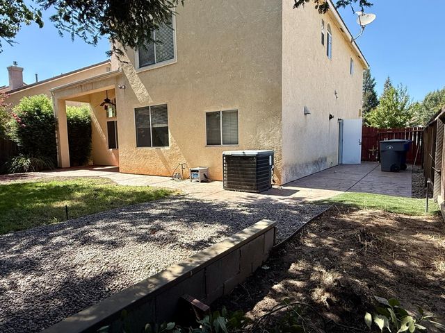 1940 Lawrence Avenue, Clovis, CA 93611