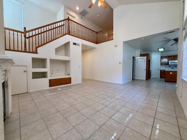 1940 Lawrence Avenue, Clovis, CA 93611