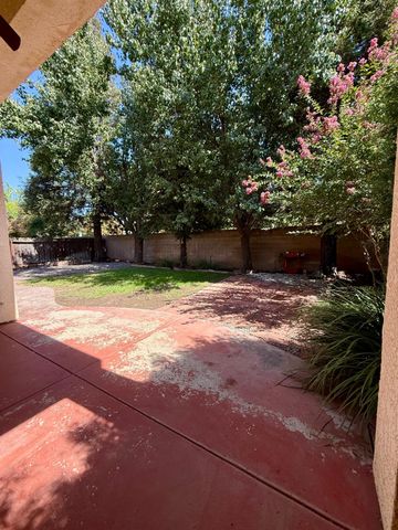 1940 Lawrence Avenue, Clovis, CA 93611