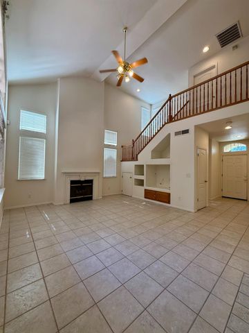 1940 Lawrence Avenue, Clovis, CA 93611