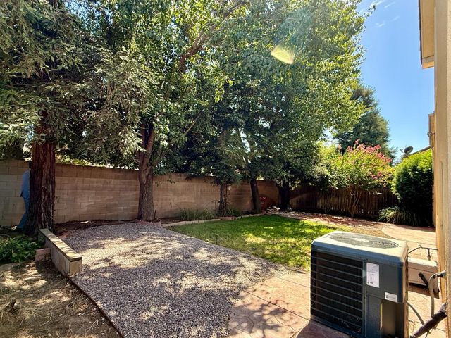 1940 Lawrence Avenue, Clovis, CA 93611