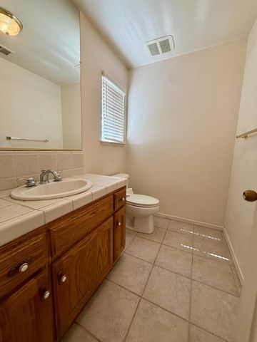 1940 Lawrence Avenue, Clovis, CA 93611
