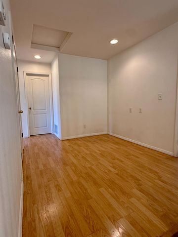 1940 Lawrence Avenue, Clovis, CA 93611