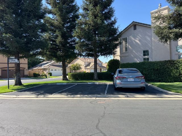 1940 Lawrence Avenue, Clovis, CA 93611