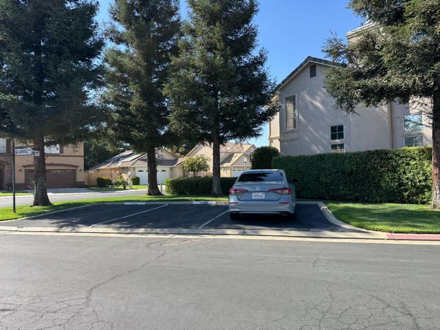 1940 Lawrence Avenue, Clovis, CA 93611