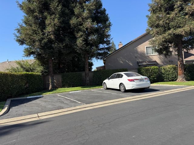 1940 Lawrence Avenue, Clovis, CA 93611