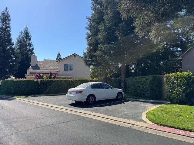 1940 Lawrence Avenue, Clovis, CA 93611