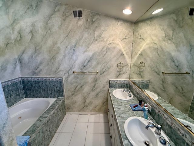 1940 Lawrence Avenue, Clovis, CA 93611
