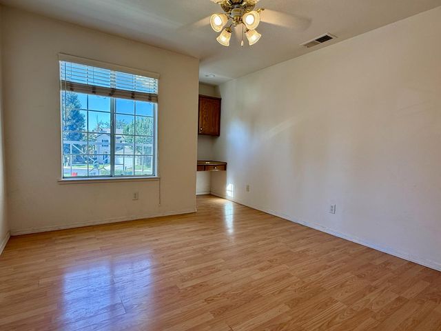 1940 Lawrence Avenue, Clovis, CA 93611