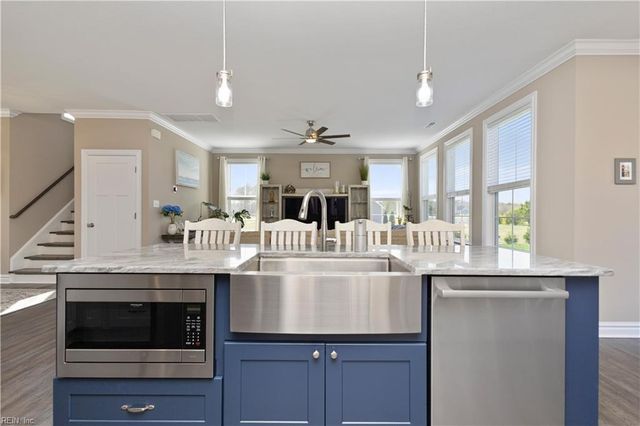 104 Foxglove DR, Moyock, NC 27958