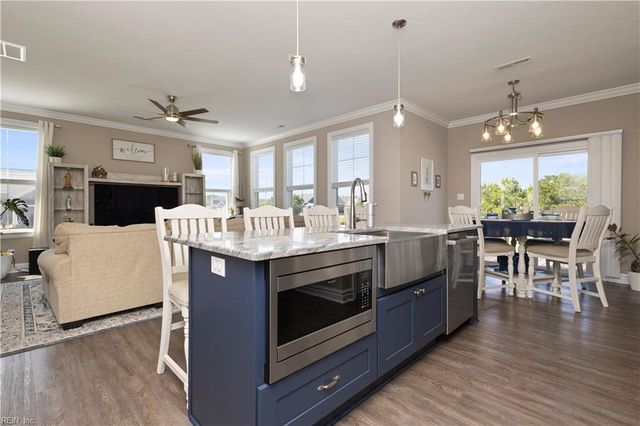 104 Foxglove DR, Moyock, NC 27958