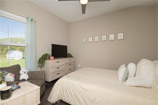 104 Foxglove DR, Moyock, NC 27958